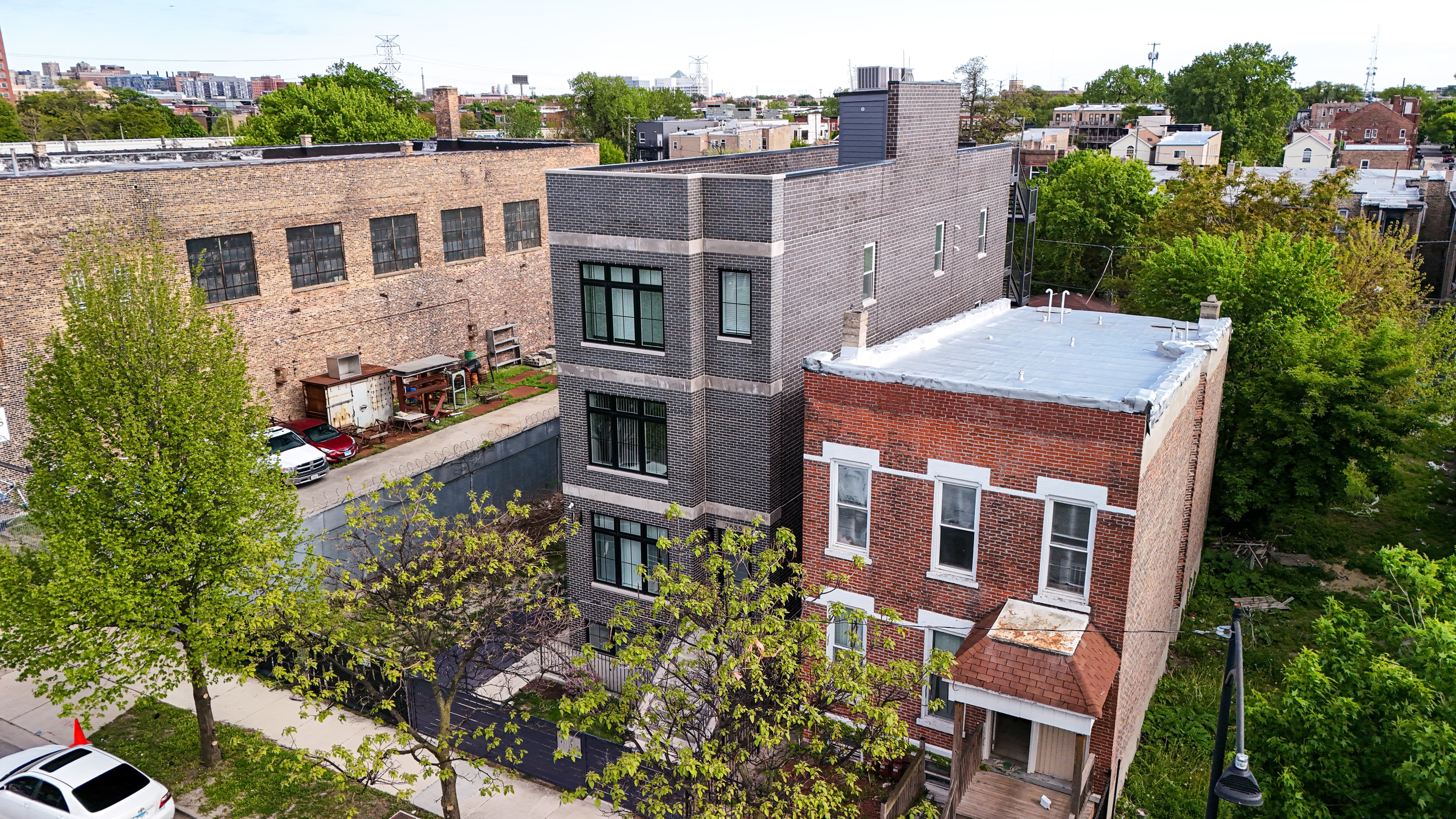 Completed residential building, Chicago — Fulton District
